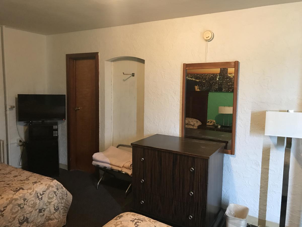 Fiesta Motel Pontiac Luaran gambar